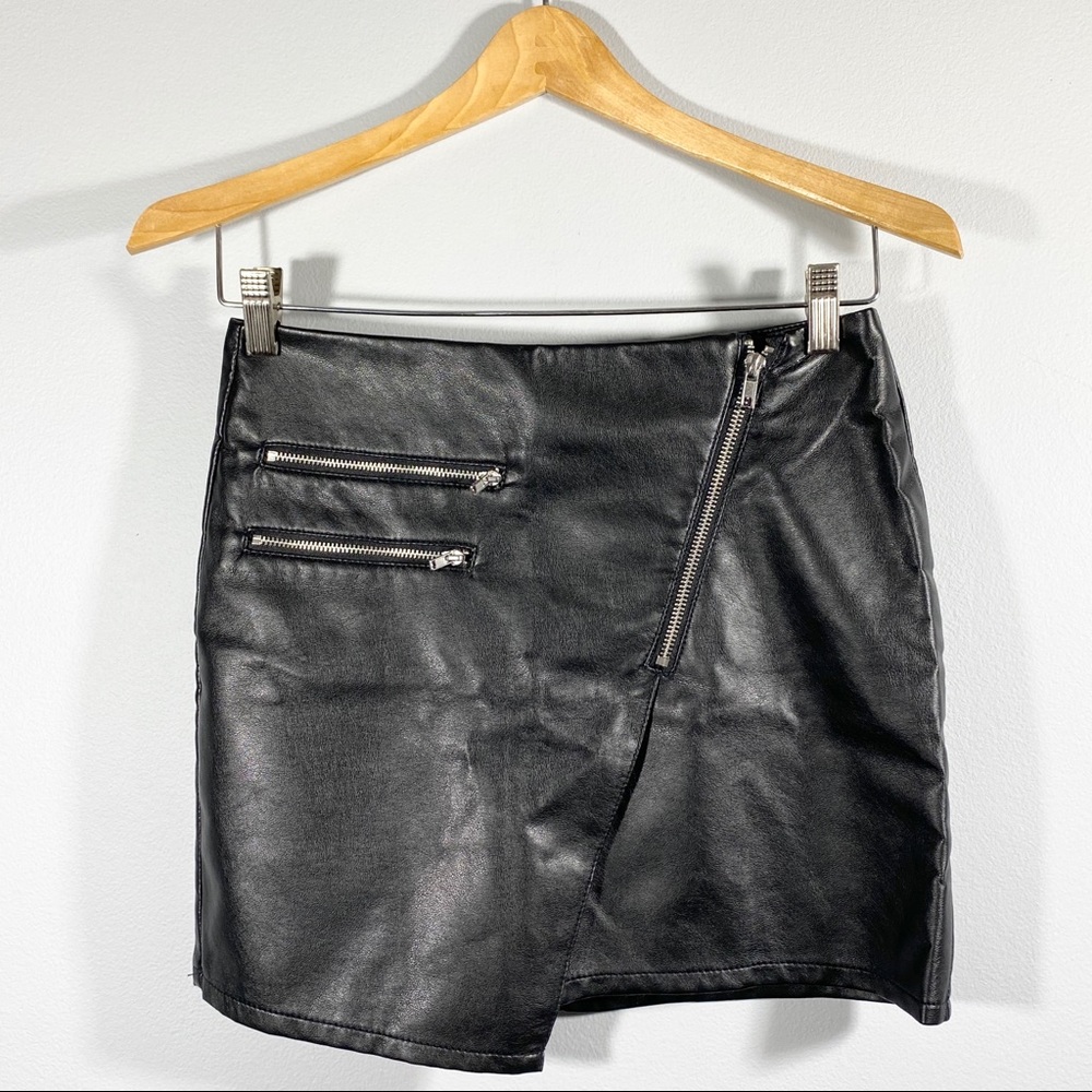 DIVIDED faux leather zipper faux wrap mini Sz 4